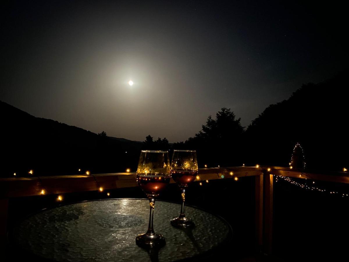 Hotel Sunrise Glamping Retreat à Galesu Extérieur photo