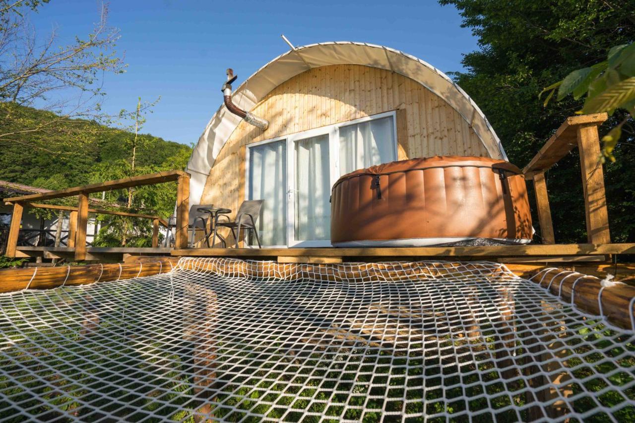 Hotel Sunrise Glamping Retreat à Galesu Extérieur photo